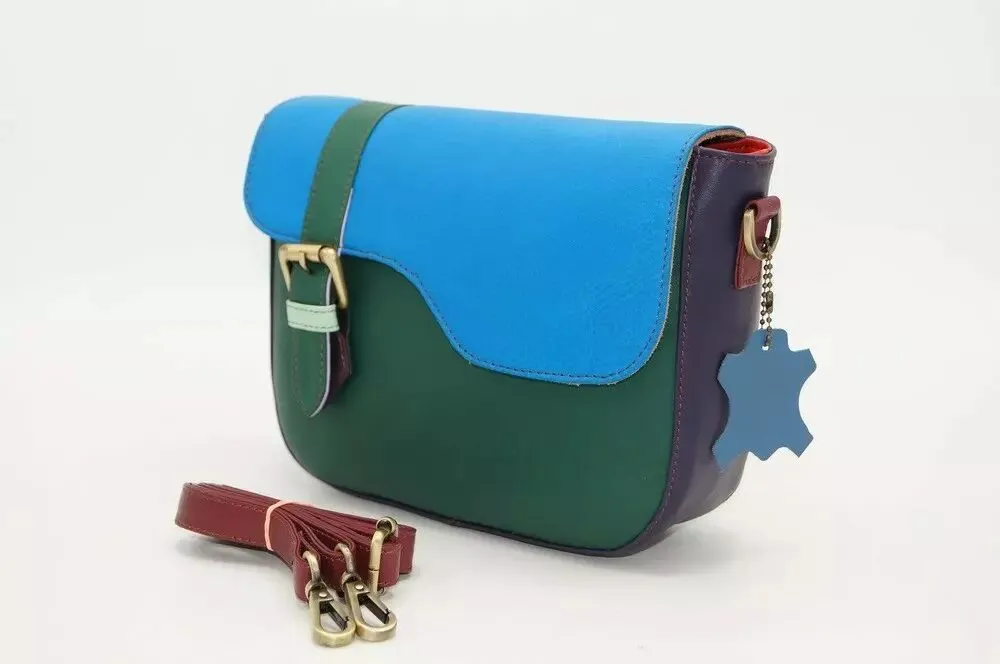 Besace originale en cuir bleu et vert unique