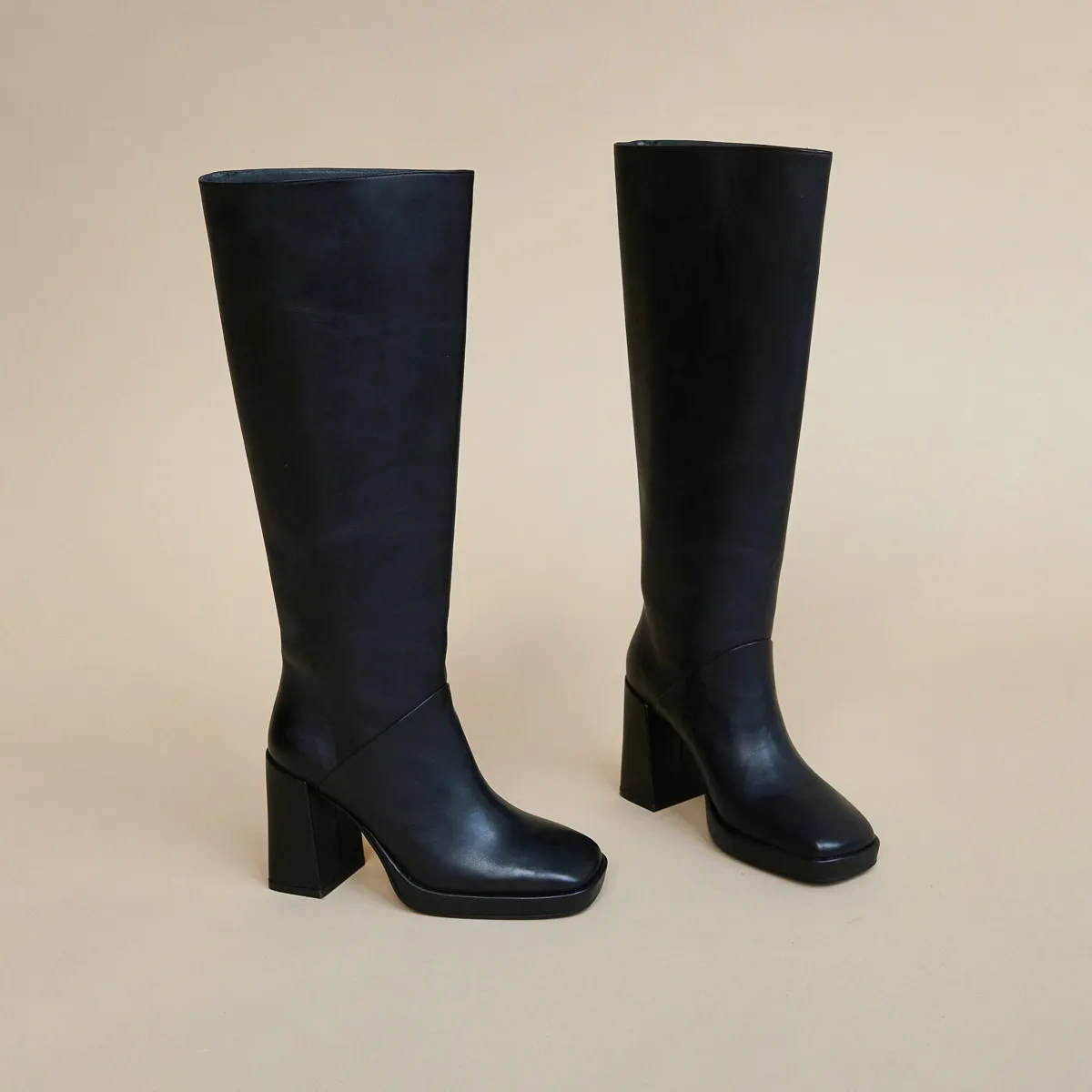 Bottes à talons hauts et bouts carrés en cuir noir pour Unisexe | Jonak