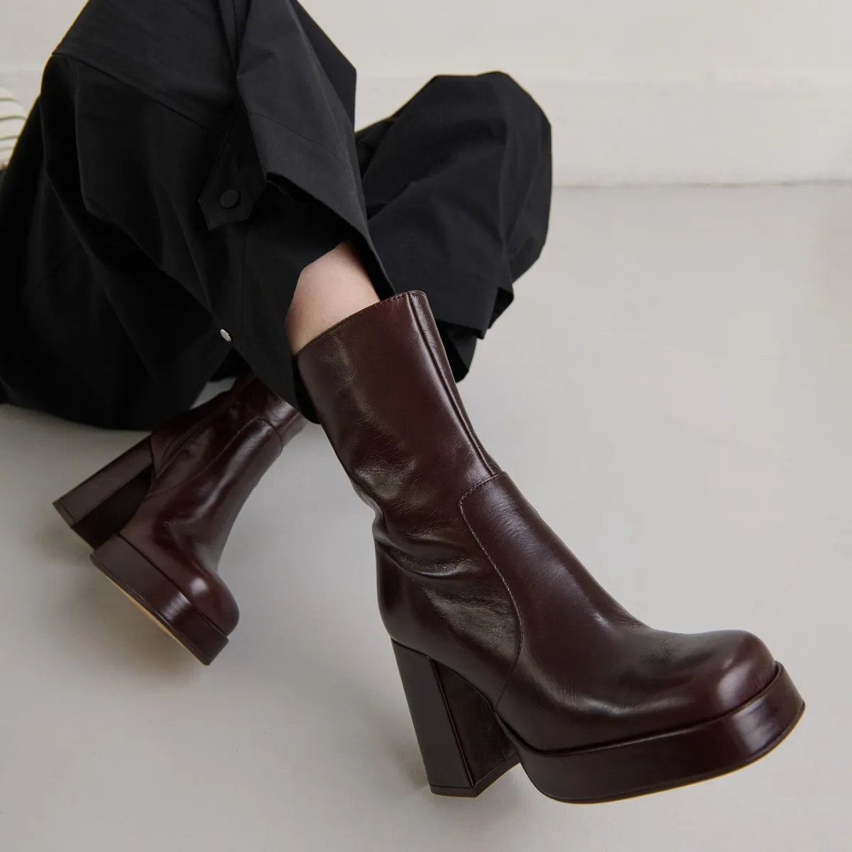 Bottines à talons et à bouts carrés en cuir vieilli chocolat pour Femme | Jonak