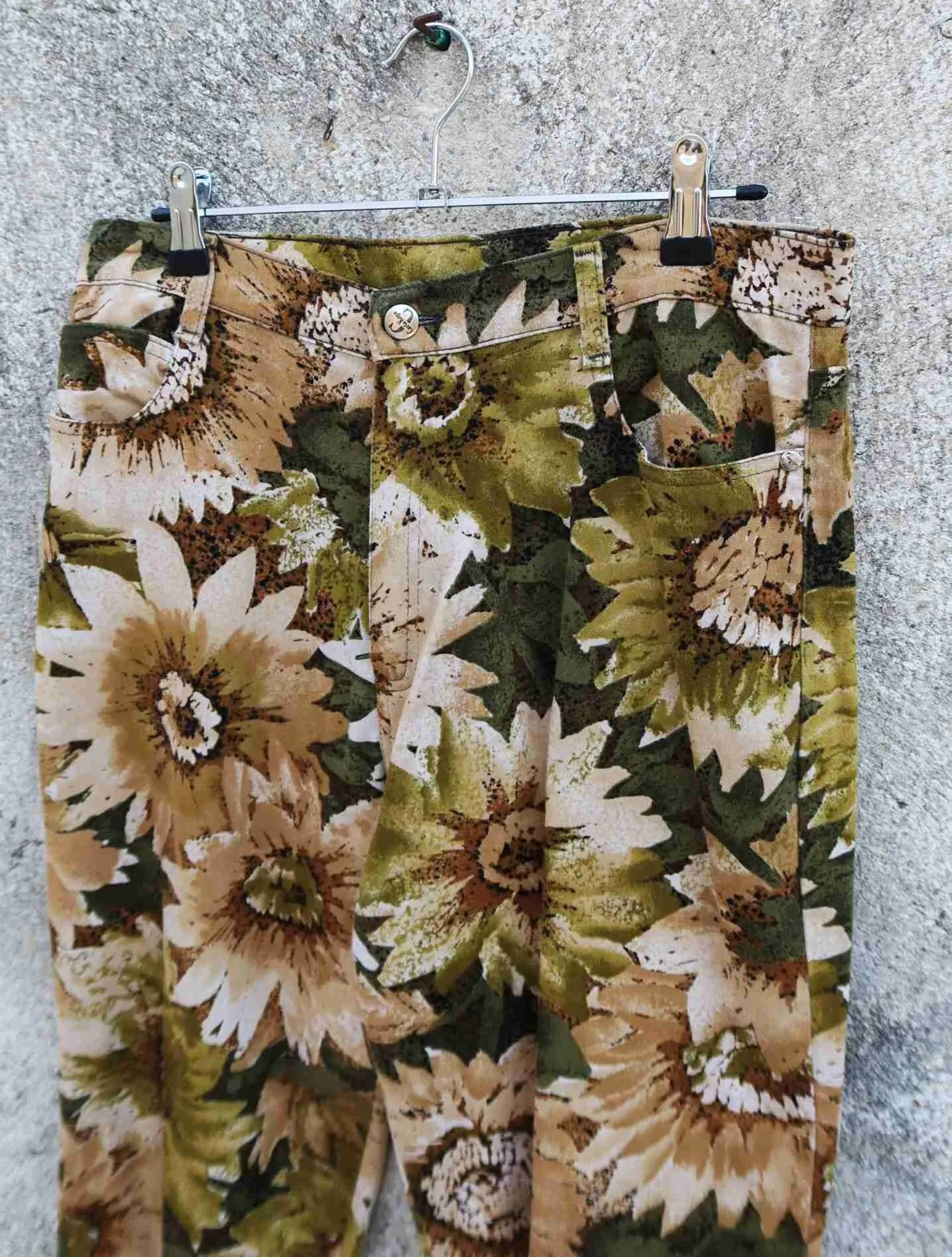 Pantalon à fleurs