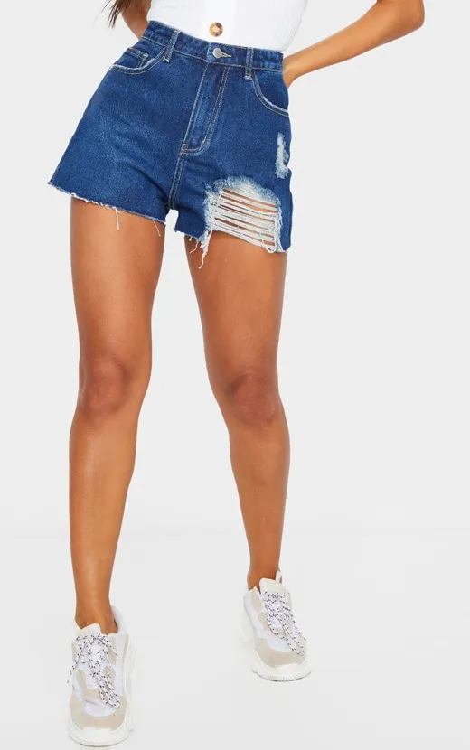 PRETTYLITTLETHING Short mom en jean bleu foncé délavé déchiré