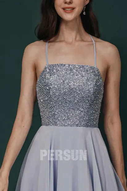 Robe courte dos nu en sequins gris avec bretelles