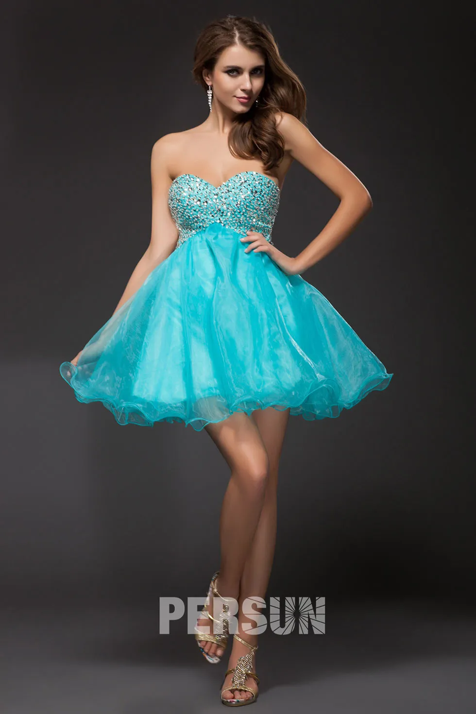 Robe de bal courte turquoise à bustier coeur bijoux sequins