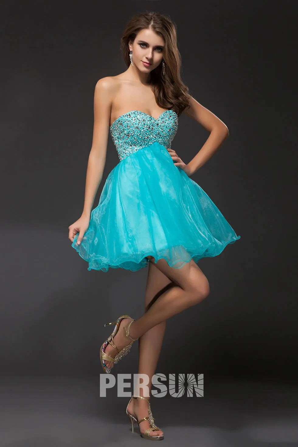 Robe de bal courte turquoise à bustier coeur bijoux sequins