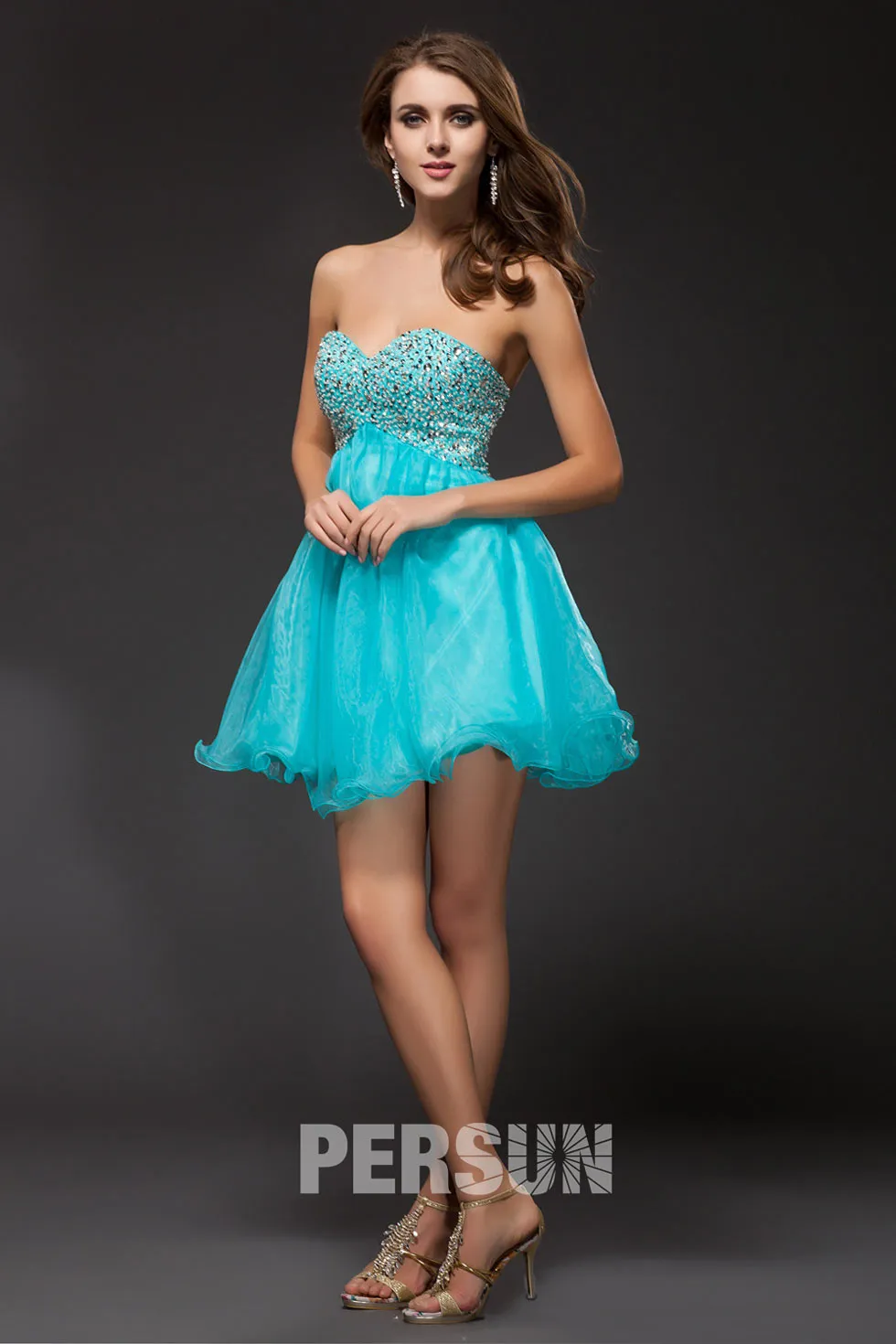 Robe de bal courte turquoise à bustier coeur bijoux sequins