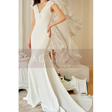 Robe de mariée décolleté plongeant au dos chic et sexy