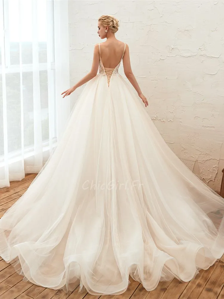 Robe De Mariée Princesse Champagne Tulle Fleurie Décolleté V Plongeant Avec Traine