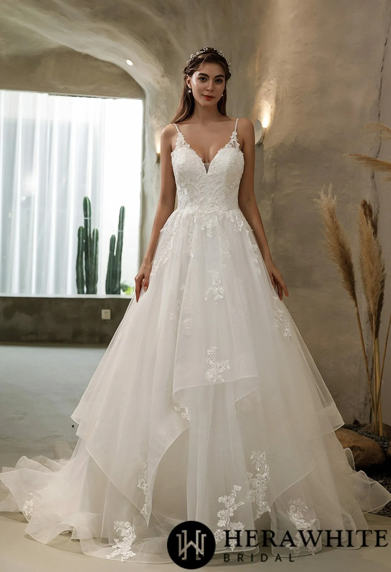 Robe de mariée princesse à sequins dentelle florale et volants