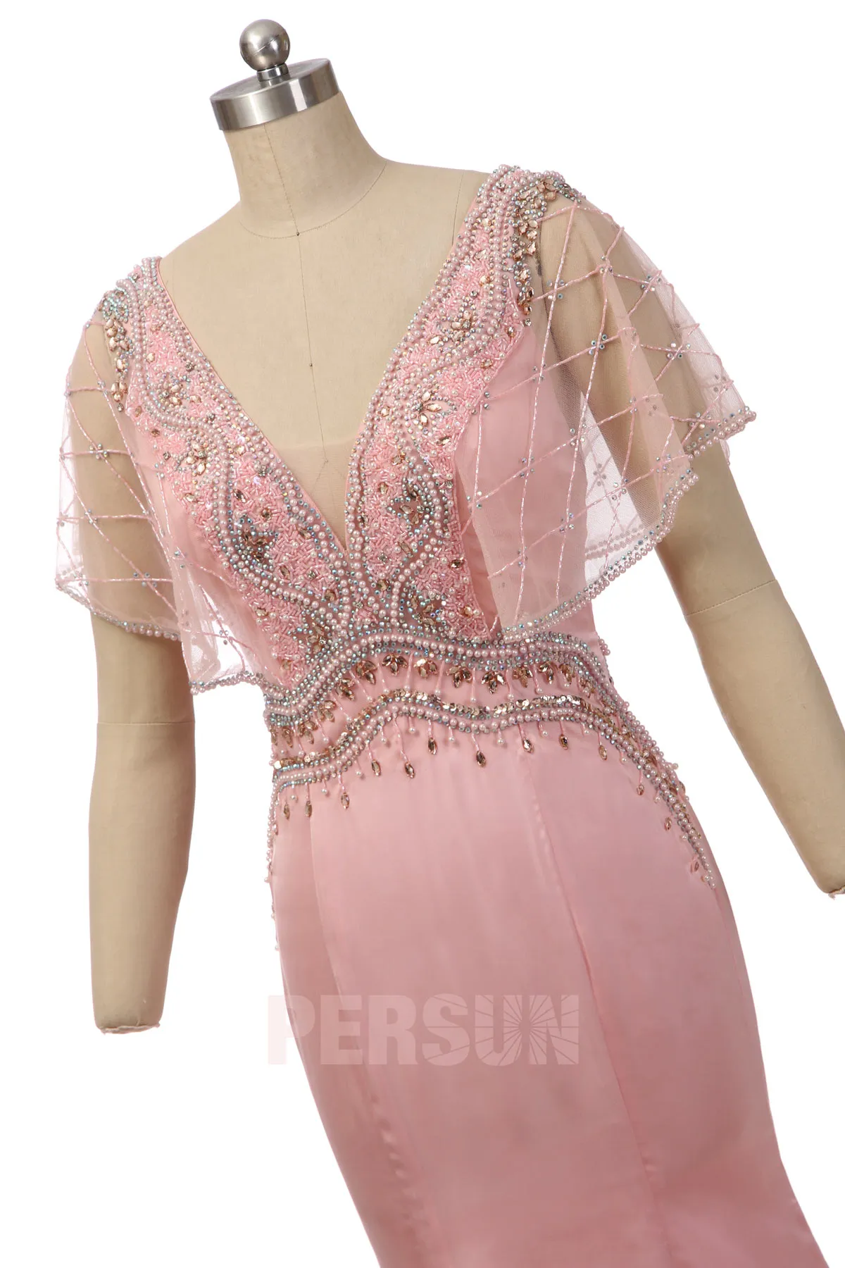 Robe de soirée vieux rose coupe sirène décolleté plongeant à manche évasée