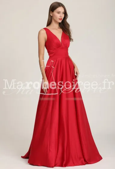 Robe longue avec décolleté plongeant - réf 2103 en Satin