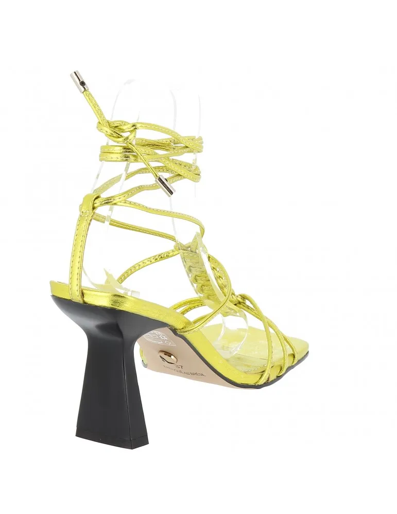 sandales brides chevilles talons de forme cuir métallisé jaune 10 cm