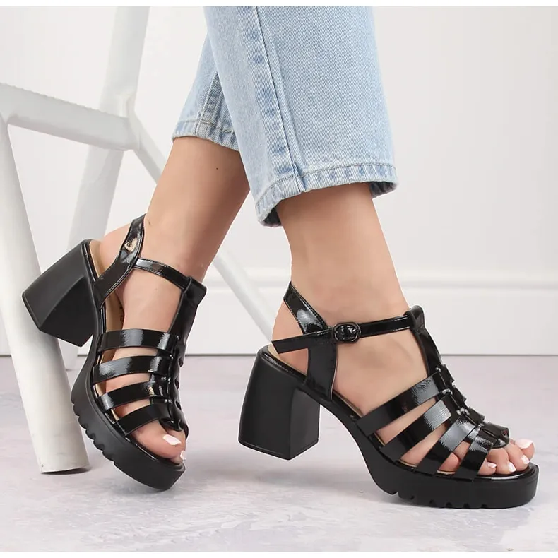 Sandales femme à talons hauts et plateforme en cuir verni, noir Vinceza 66621 le noir