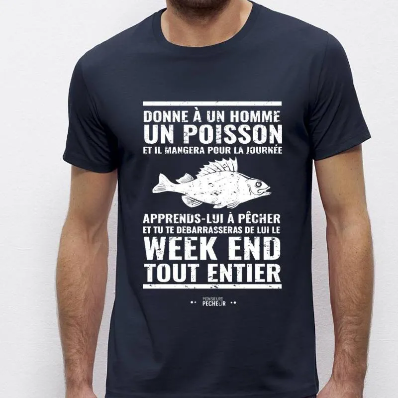 T-Shirt Donne à un homme un poisson